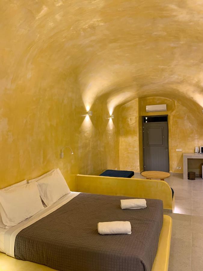 M Residence Santorini Conelia Cave Fira  Exterior photo